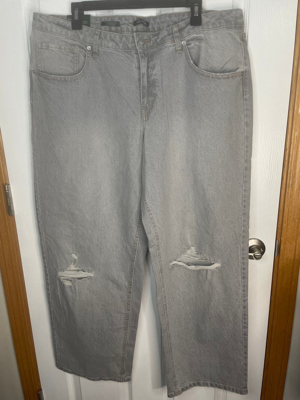 Wild Fable 90's Relaxed Straight Acid Wash Jeans - Size 16